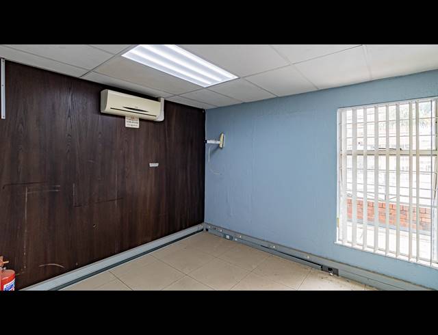 2,489M² OFFICE FOR SALE IN FERNDALE